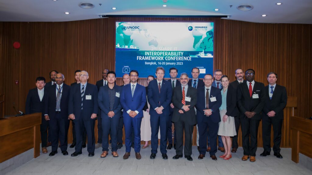 Family picture of participants to the conference